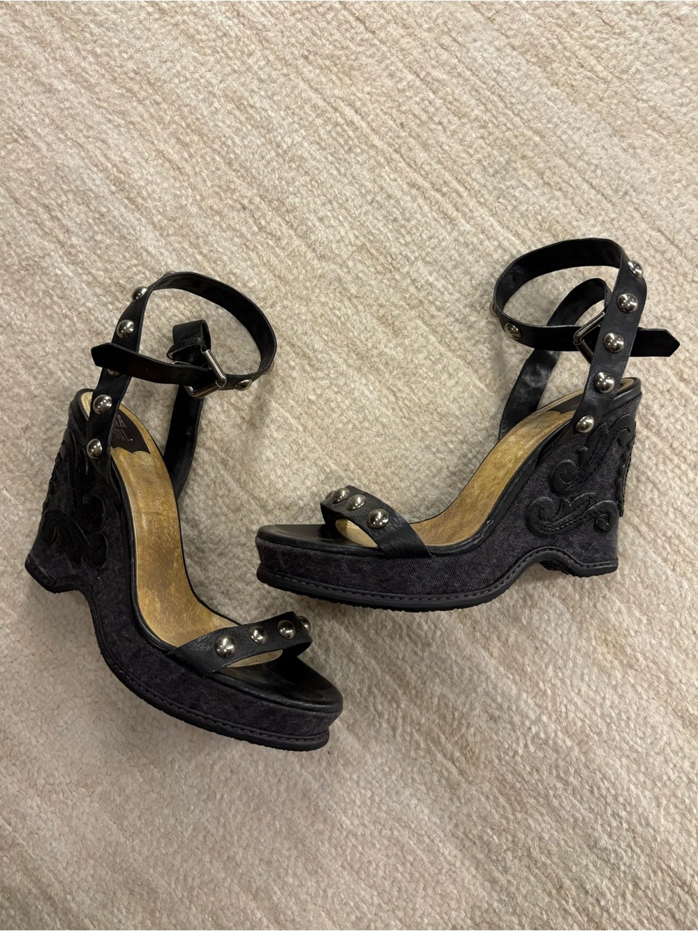 anna sui rare Black Studded Ankle-Strap Wedge Sandals heels